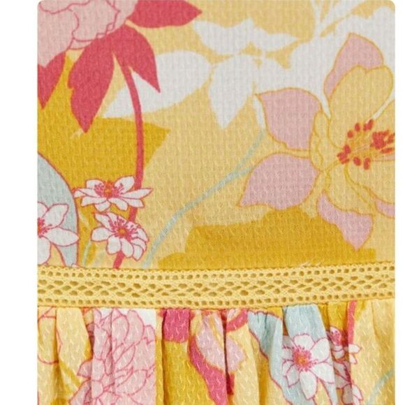 Torrid Rayon Embroidered Bell Sleeve Top Hi-lo Yellow Floral Scoop Neck Size 2X - Picture 4 of 12